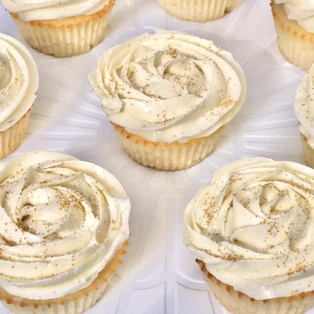 vanilla cupcakes/vanilla yogurt cupcakes