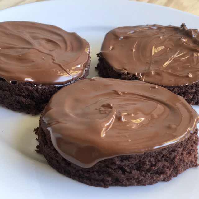 Craving chocolate cake but don’t have the time or energy to bake it in the oven! Don’t worry! If you have a microwave, you are all set! Make this eggless chocolate cake in the microwave