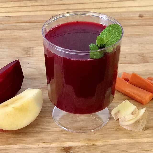 How to make beetroot juice using a blender