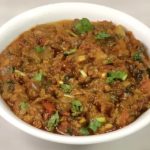 How to make Niramish Aloo Potoler Dalna-Bengali Parwal Curry