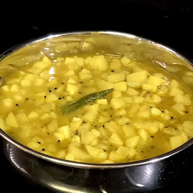 How to make Alur Torkari-Bengali Potato Curry